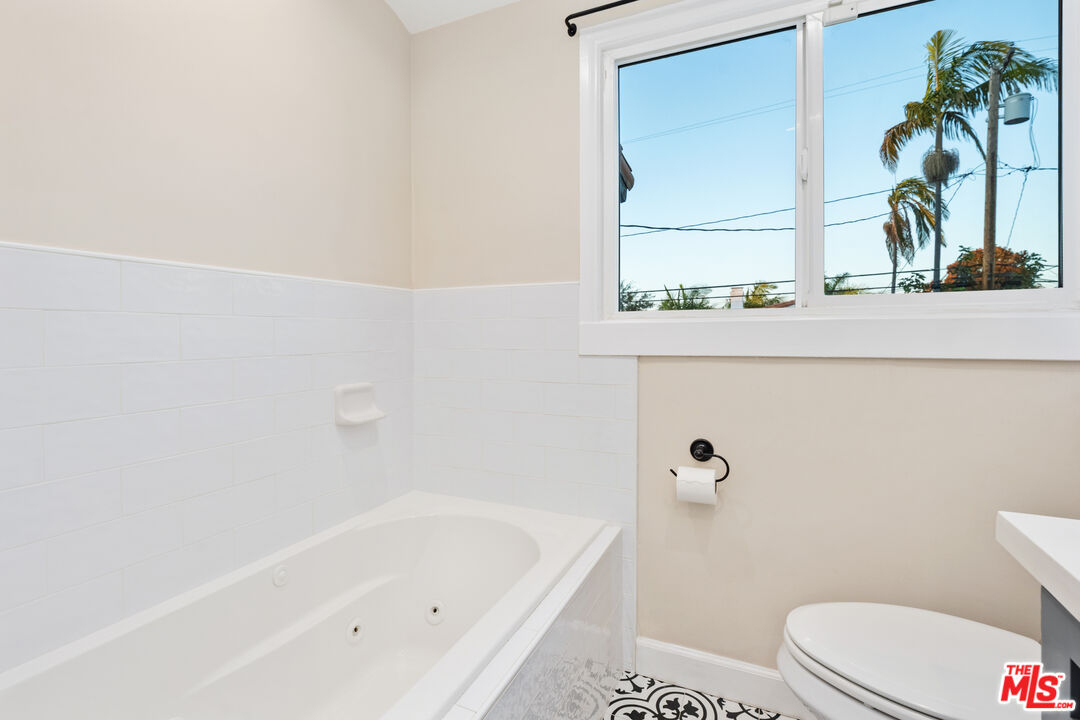 Inglewood, California, 90305, United States, 4 Bedrooms Bedrooms, ,3 BathroomsBathrooms,Residential,For Sale,2003148