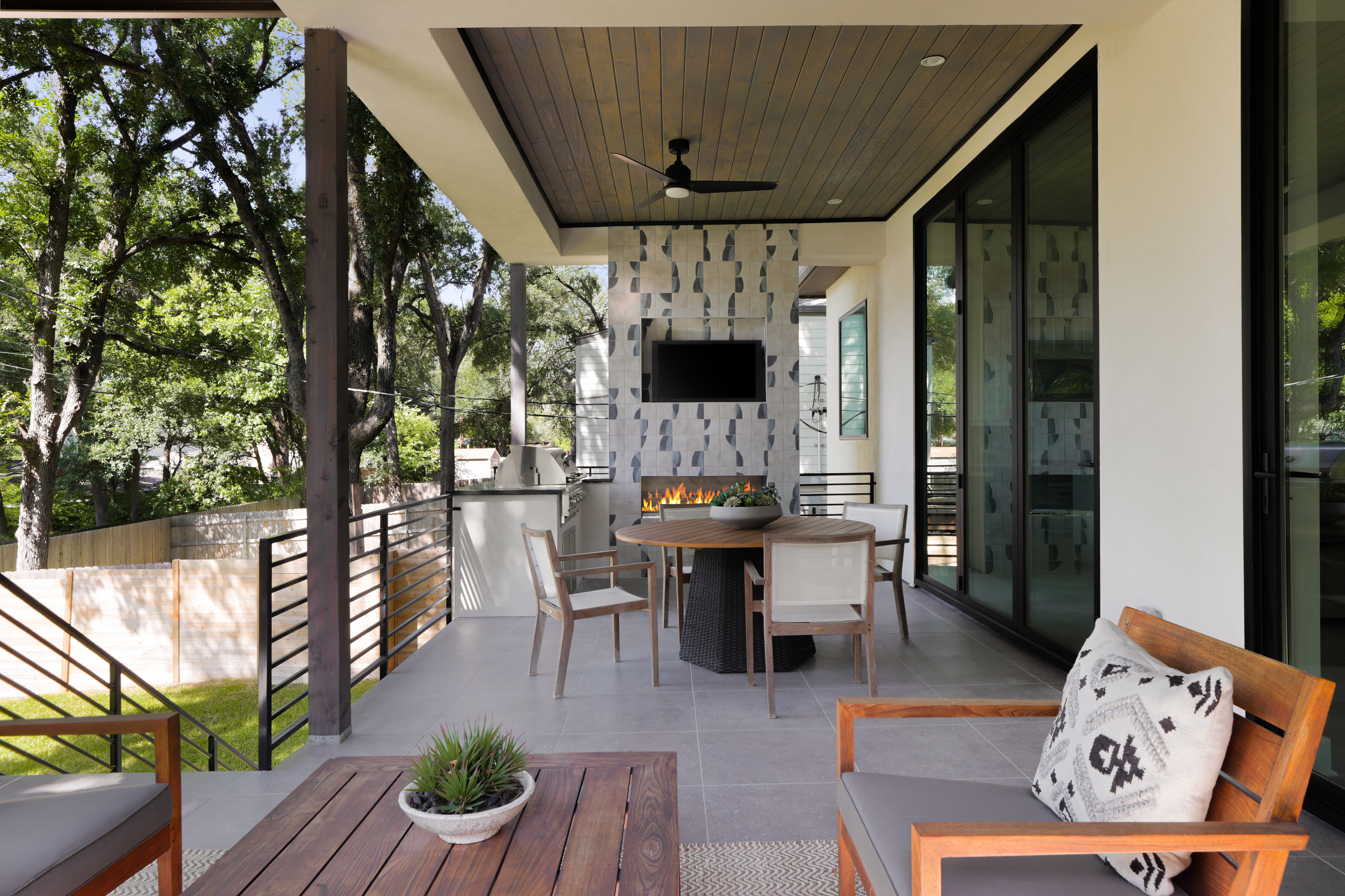  Modern Design and Privacy in the Heart of Barton Hills - 物件實景