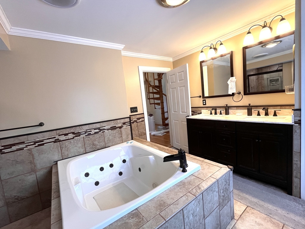 Fitchburg, Massachusetts, 01420, United States, 3 Bedrooms Bedrooms, ,3 BathroomsBathrooms,Residential,For Sale,2005114