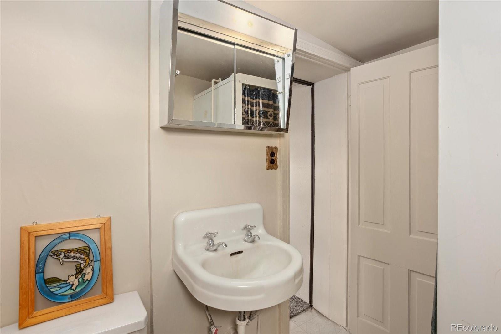 Mosca, Colorado, 81146, United States, 2 Bedrooms Bedrooms, ,1 BathroomBathrooms,Residential,For Sale,2044328