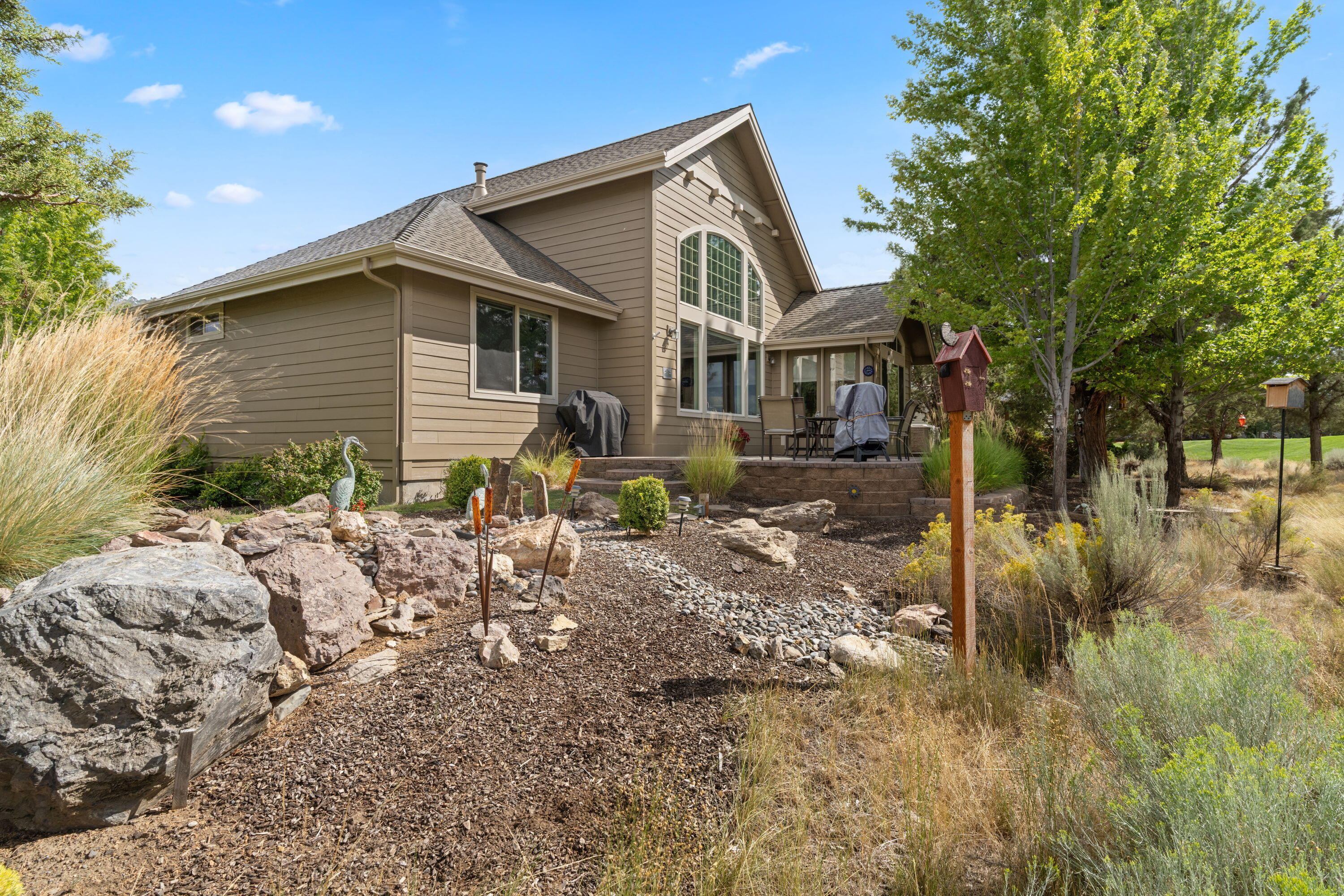 Redmond, Oregon, 97756, United States, 3 Bedrooms Bedrooms, ,3 BathroomsBathrooms,Residential,For Sale,1919613