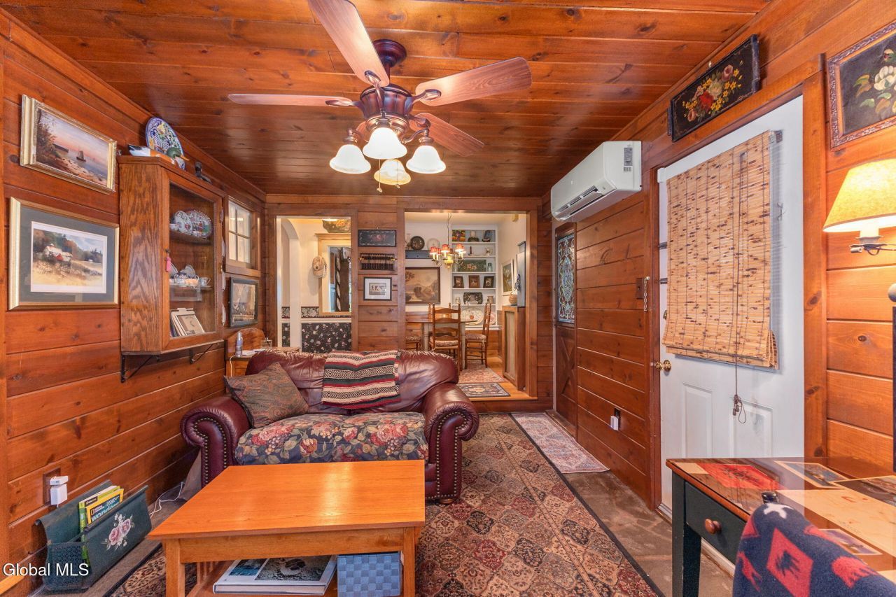 Niskayuna, New York, 12309, United States, 5 Bedrooms Bedrooms, ,3 BathroomsBathrooms,Residential,For Sale,1988361