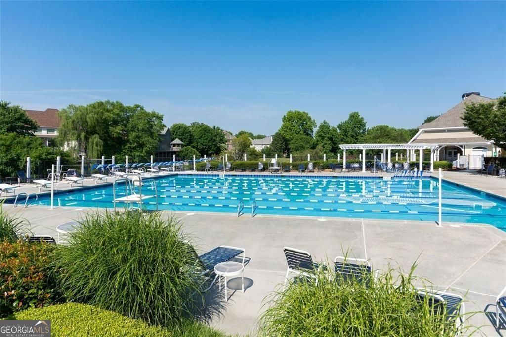 Roswell, Georgia, 30075, United States, 5 Bedrooms Bedrooms, ,4 BathroomsBathrooms,Residential,For Sale,2044480