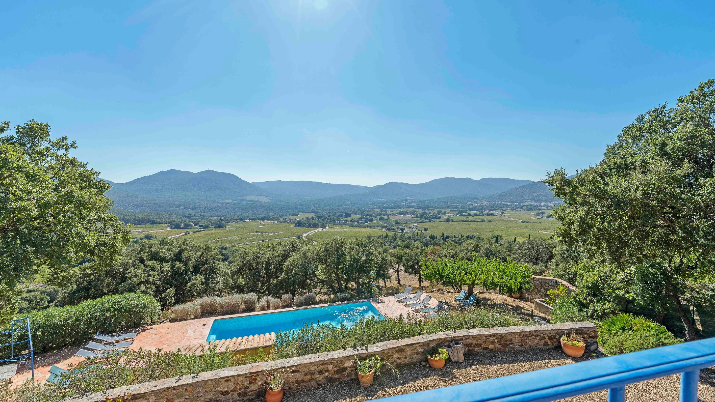  Luxury provençal property for sale near Sainte-Maxime and Saint-Tropez - 物件實景