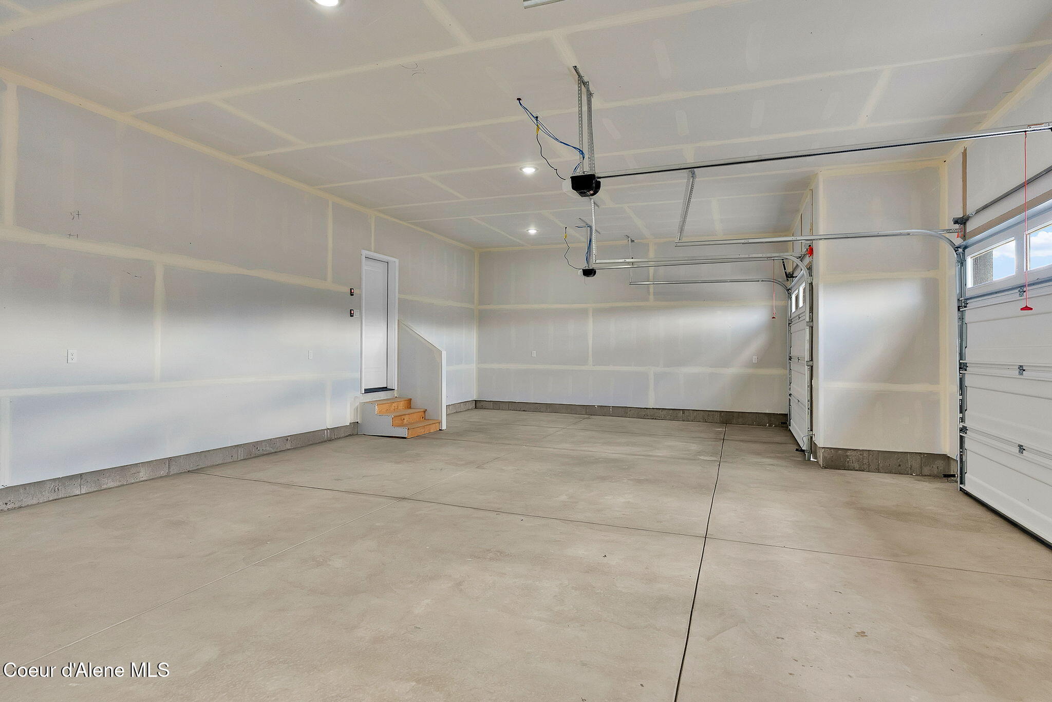 Rathdrum, Idaho, 83858, United States, 5 Bedrooms Bedrooms, ,1 BathroomBathrooms,Residential,For Sale,1989030