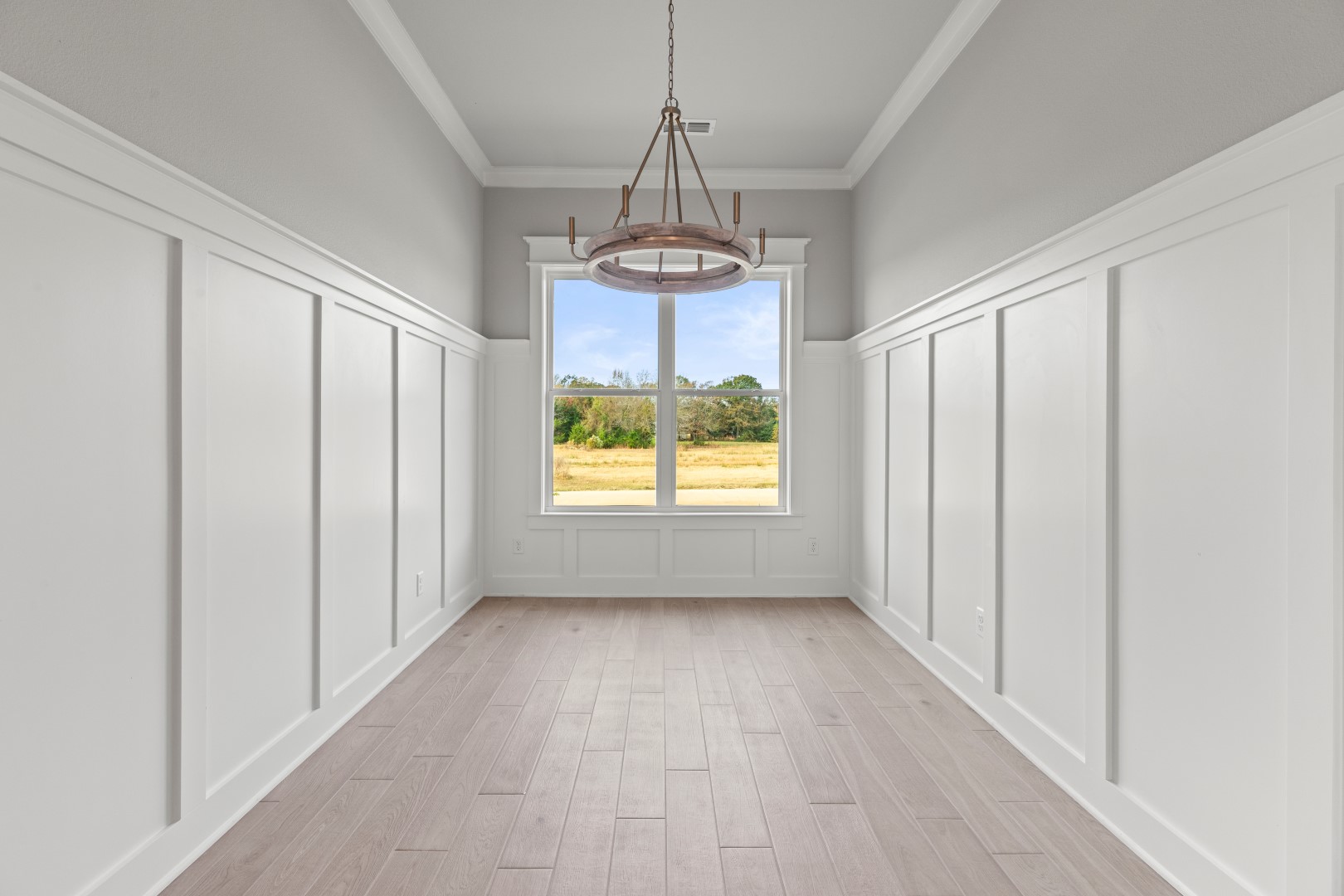 Tyler, Texas, 75704, United States, 3 Bedrooms Bedrooms, ,3 BathroomsBathrooms,Residential,For Sale,1979216