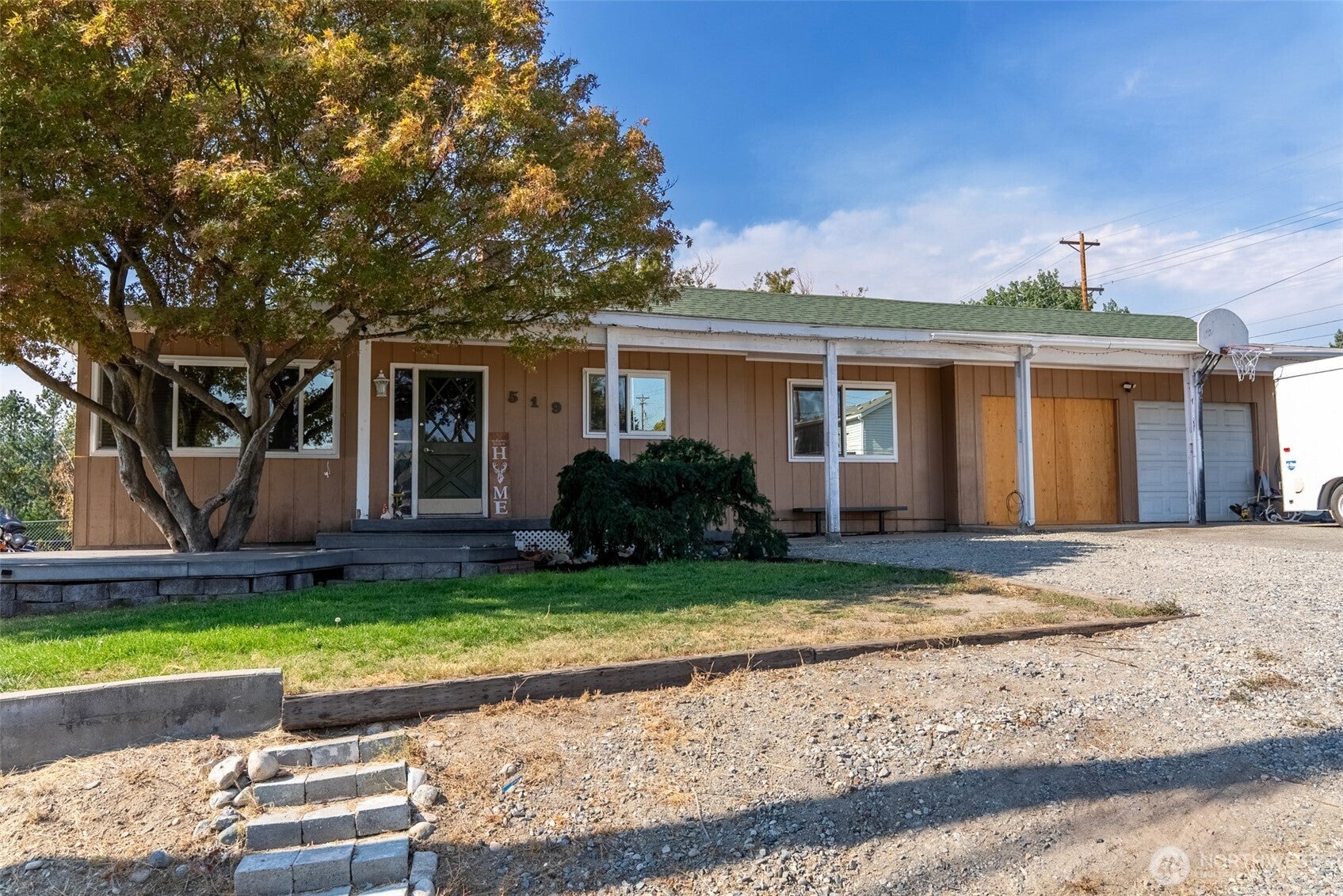 Locust St, Omak, WA 98841