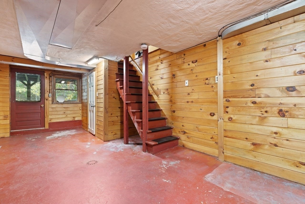 Wareham, Massachusetts, 02571, United States, 5 Bedrooms Bedrooms, ,3 BathroomsBathrooms,Residential,For Sale,1987680