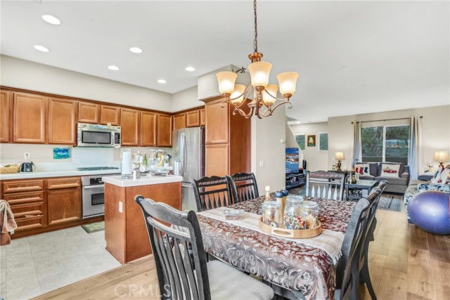 Lakewood, California, 90715, United States, 3 Bedrooms Bedrooms, ,4 BathroomsBathrooms,Residential,For Sale,1860565