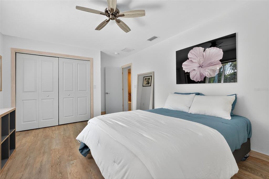 Sarasota, Florida, 34239, United States, 3 Bedrooms Bedrooms, ,2 BathroomsBathrooms,Residential,For Sale,1991192