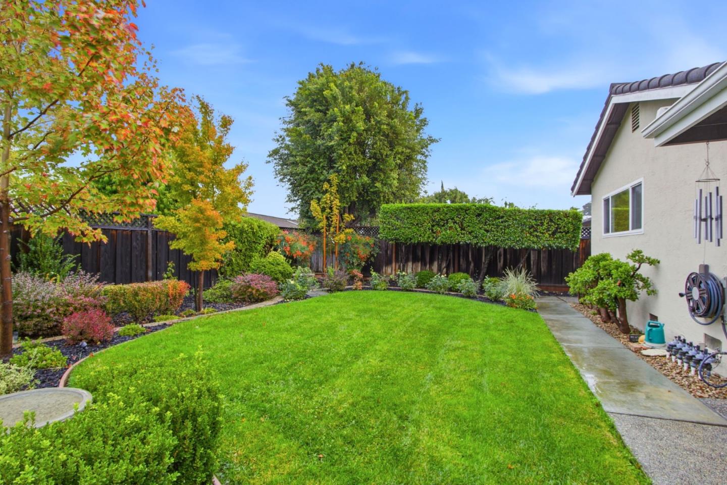 Santa Clara, California, 95051, United States, 4 Bedrooms Bedrooms, ,2 BathroomsBathrooms,Residential,For Sale,1992885