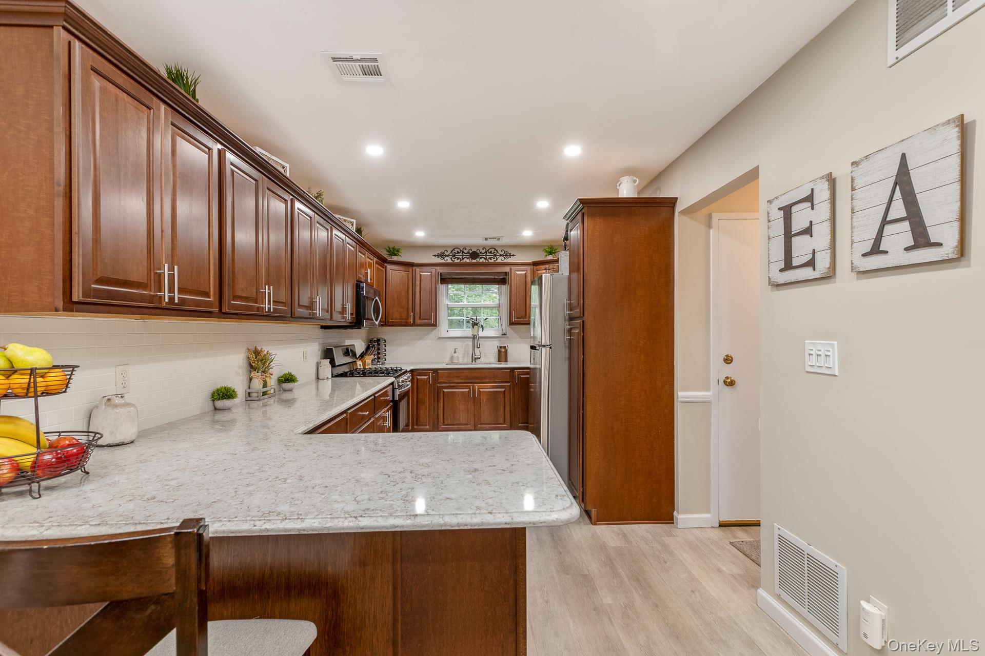 Middle Island, New York, 11953, United States, 3 Bedrooms Bedrooms, ,3 BathroomsBathrooms,Residential,For Sale,1932186