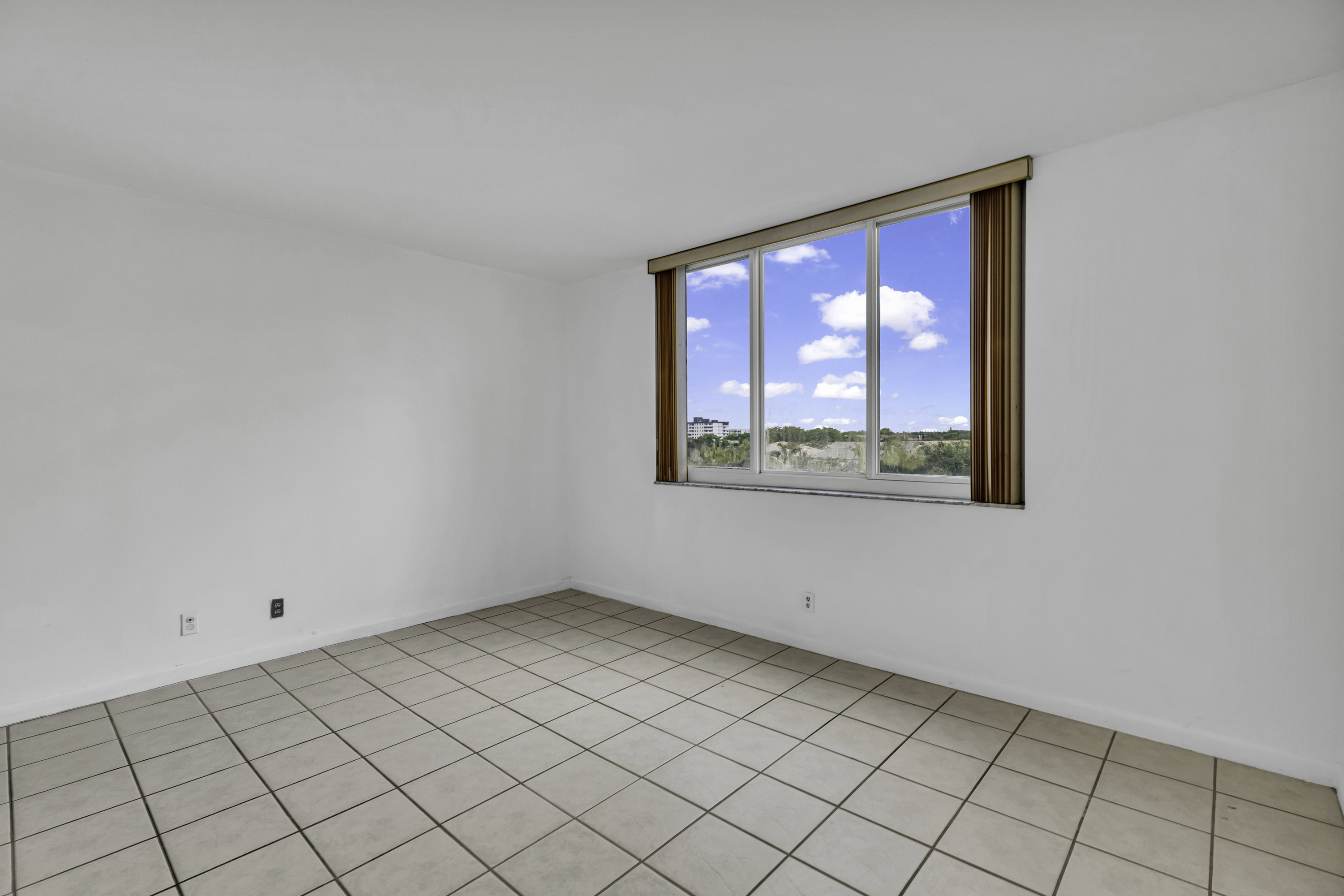  4200 Hillcrest Dr, Hollywood, FL, 33021 - 物件實景