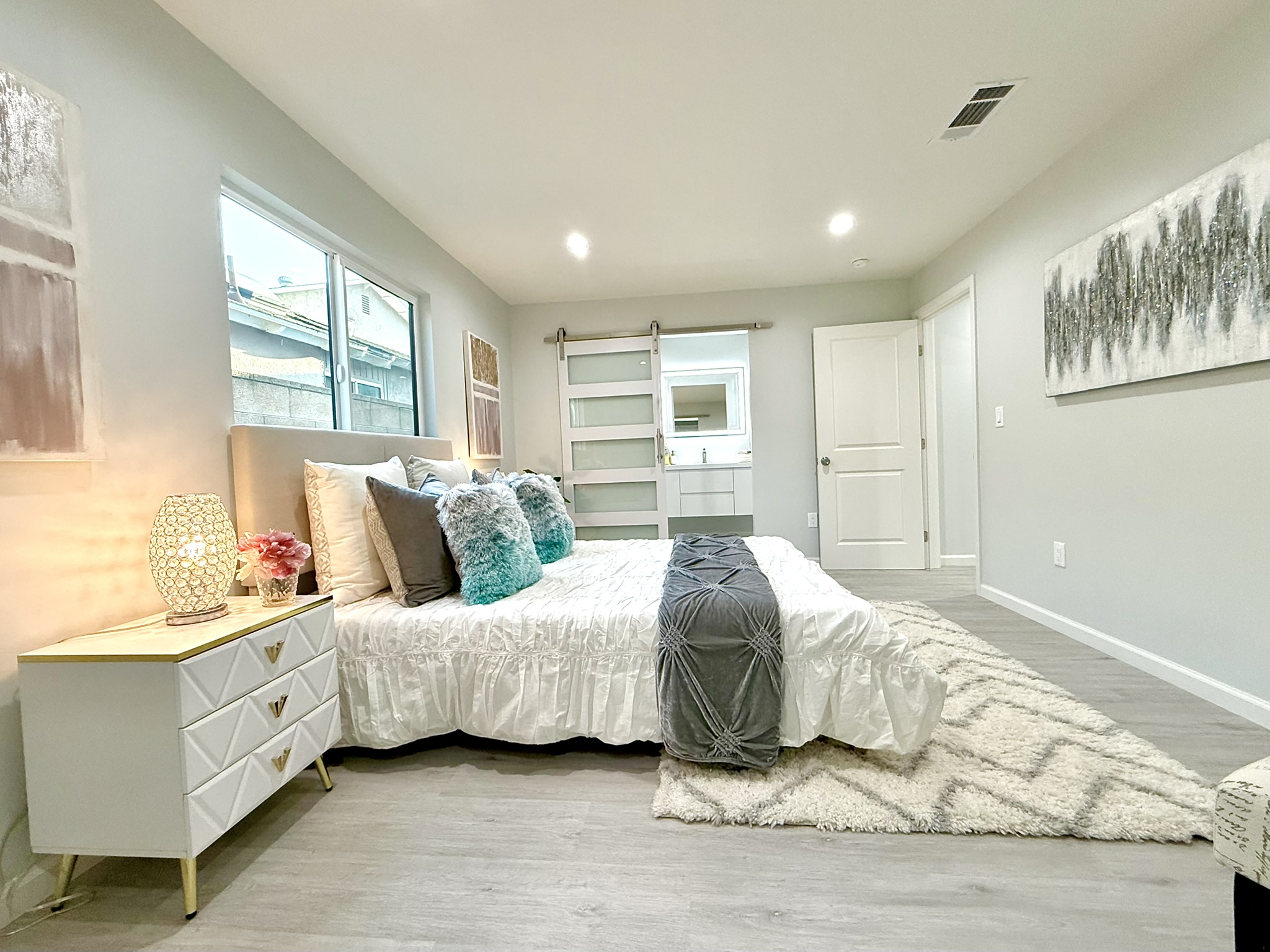 Los Alamitos, California, 90720, United States, 5 Bedrooms Bedrooms, ,4 BathroomsBathrooms,Residential,For Sale,1895084