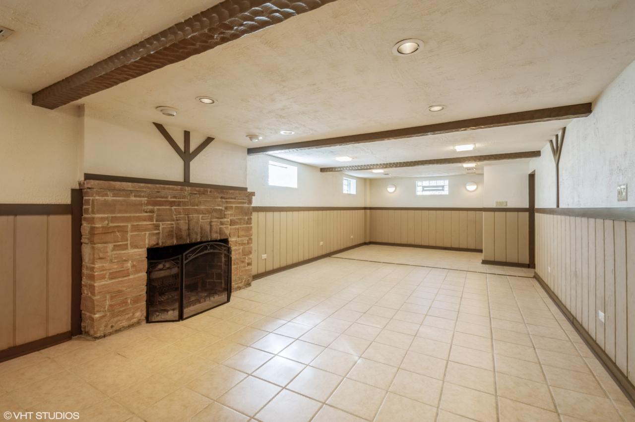 7527 W Wabansia Avenue W, Elmwood Park, Illinois, 60707, United States, 4 Bedrooms Bedrooms, ,4 BathroomsBathrooms,Residential,For Sale,7527 w wabansia AVE w,1635528
