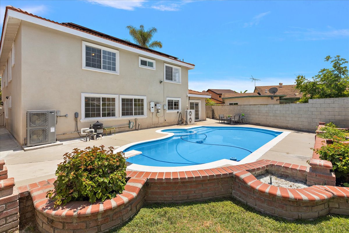 Cerritos, California, 90703, United States, 6 Bedrooms Bedrooms, ,5 BathroomsBathrooms,Residential,For Sale,2048783