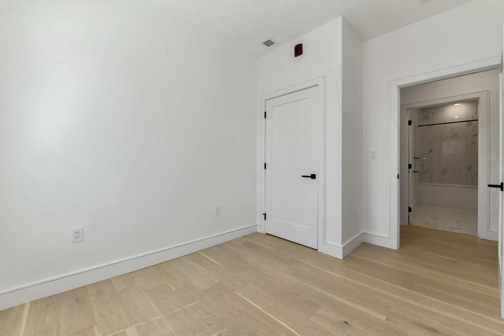 Boston, Massachusetts, 02135, United States, 2 Bedrooms Bedrooms, ,2 BathroomsBathrooms,Residential,For Sale,1873644