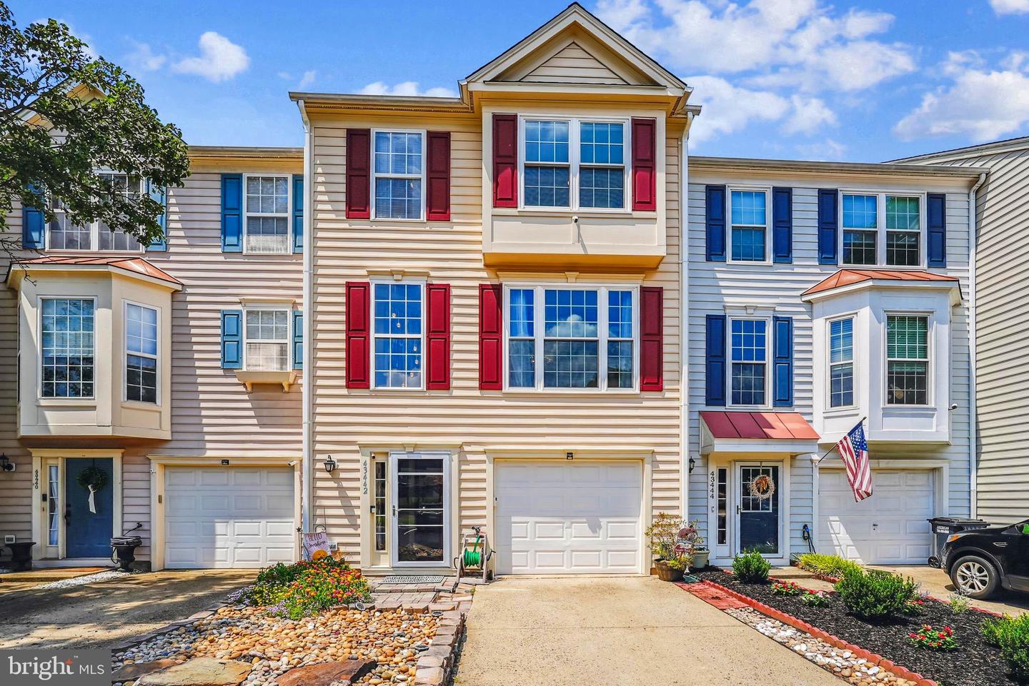 Ashburn, Virginia, 20147, United States, 3 Bedrooms Bedrooms, ,4 BathroomsBathrooms,Residential,For Sale,1906783