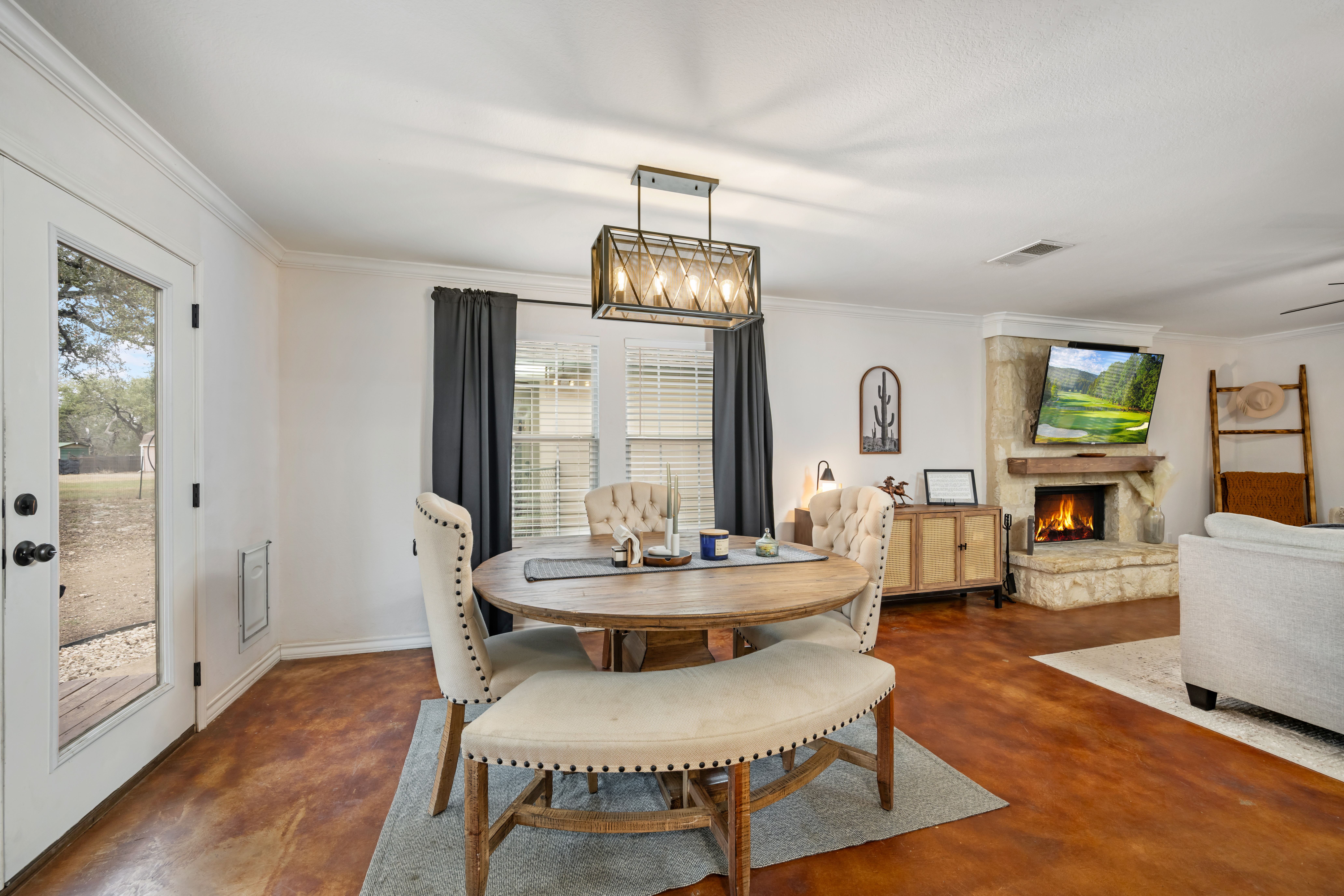  Updated Hill Country Gem with Community Parks and River Access - 物件實景