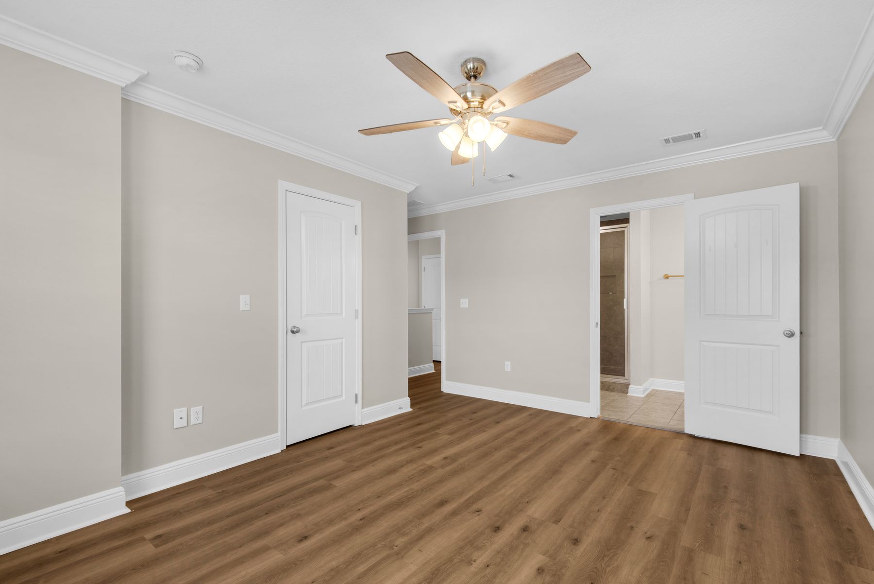  Move-In Ready Townhome Near Beaches And Bay - 物件實景