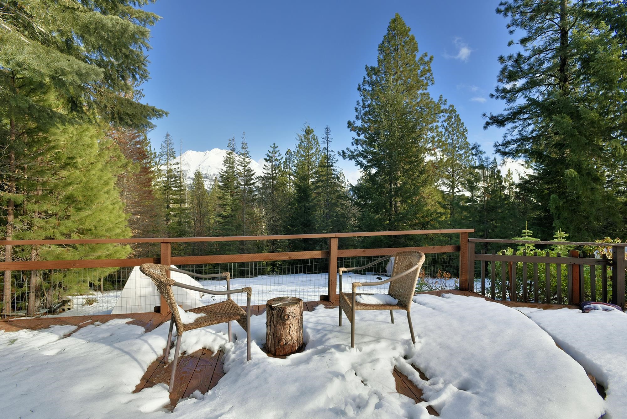 Weed, California, 96094, United States, 2 Bedrooms Bedrooms, ,2 BathroomsBathrooms,Residential,For Sale,1981439