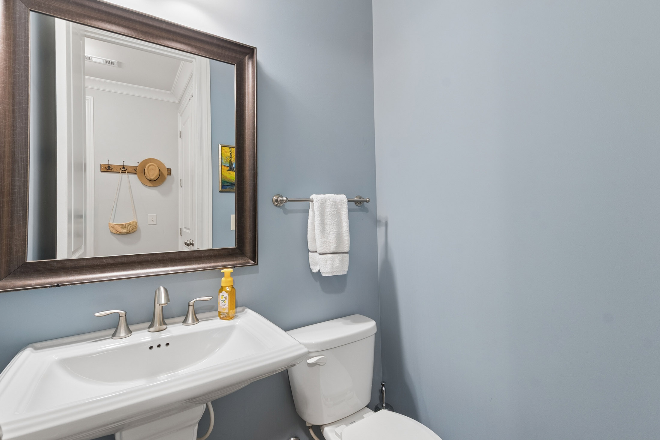  Charming Cape Cod Cottage Style Townhome - 物件實景