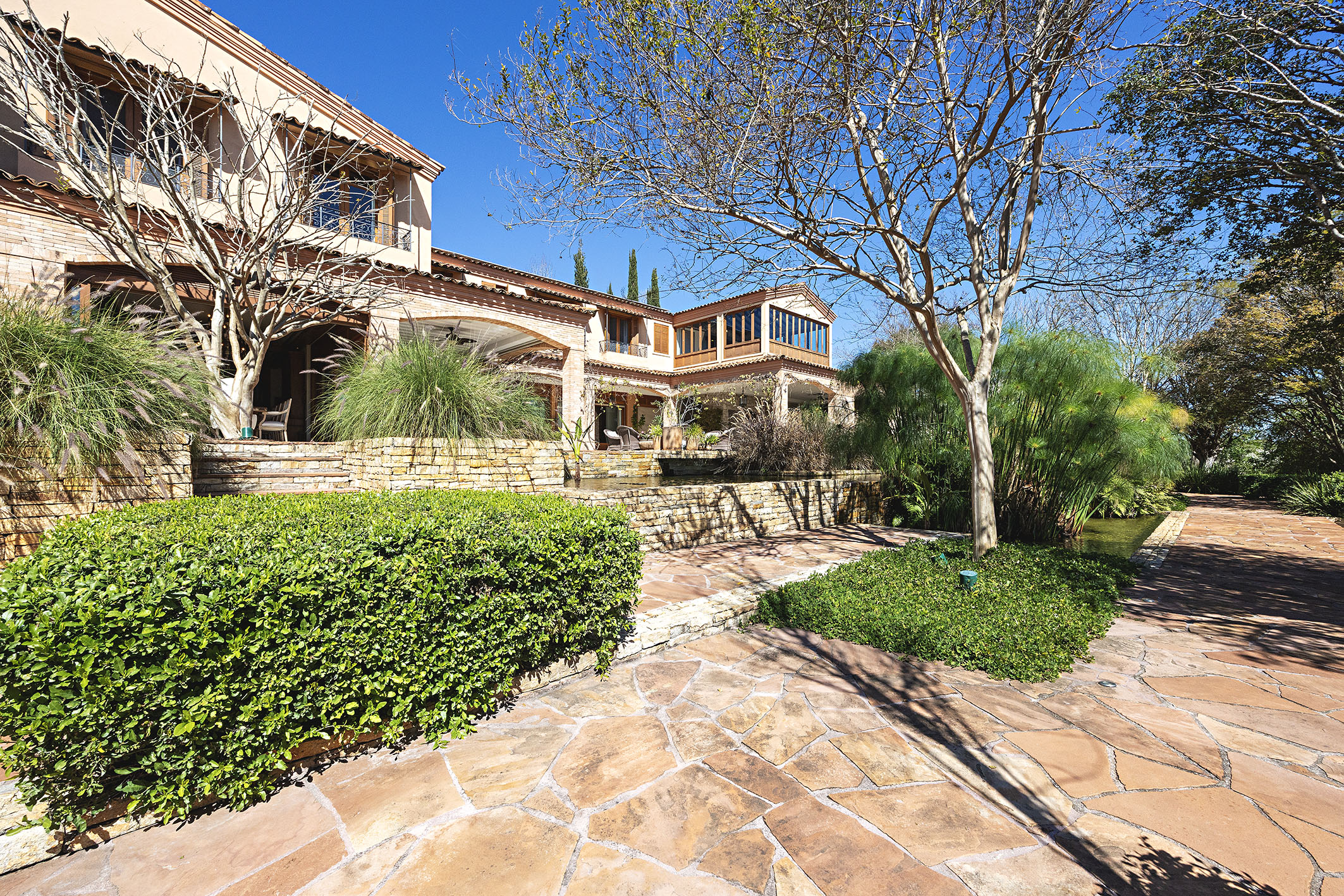  Tuscan-Style Residence in Quinta da Baroneza with an Exclusive Design - 物件實景