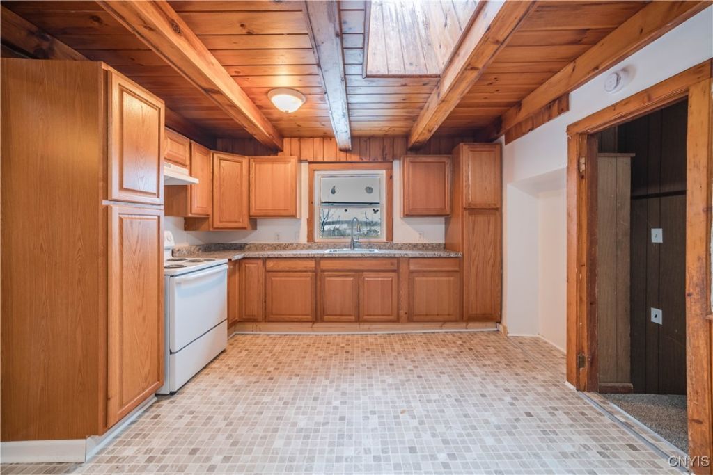 Pompey, New York, 13084, United States, 5 Bedrooms Bedrooms, ,2 BathroomsBathrooms,Residential,For Sale,1993406