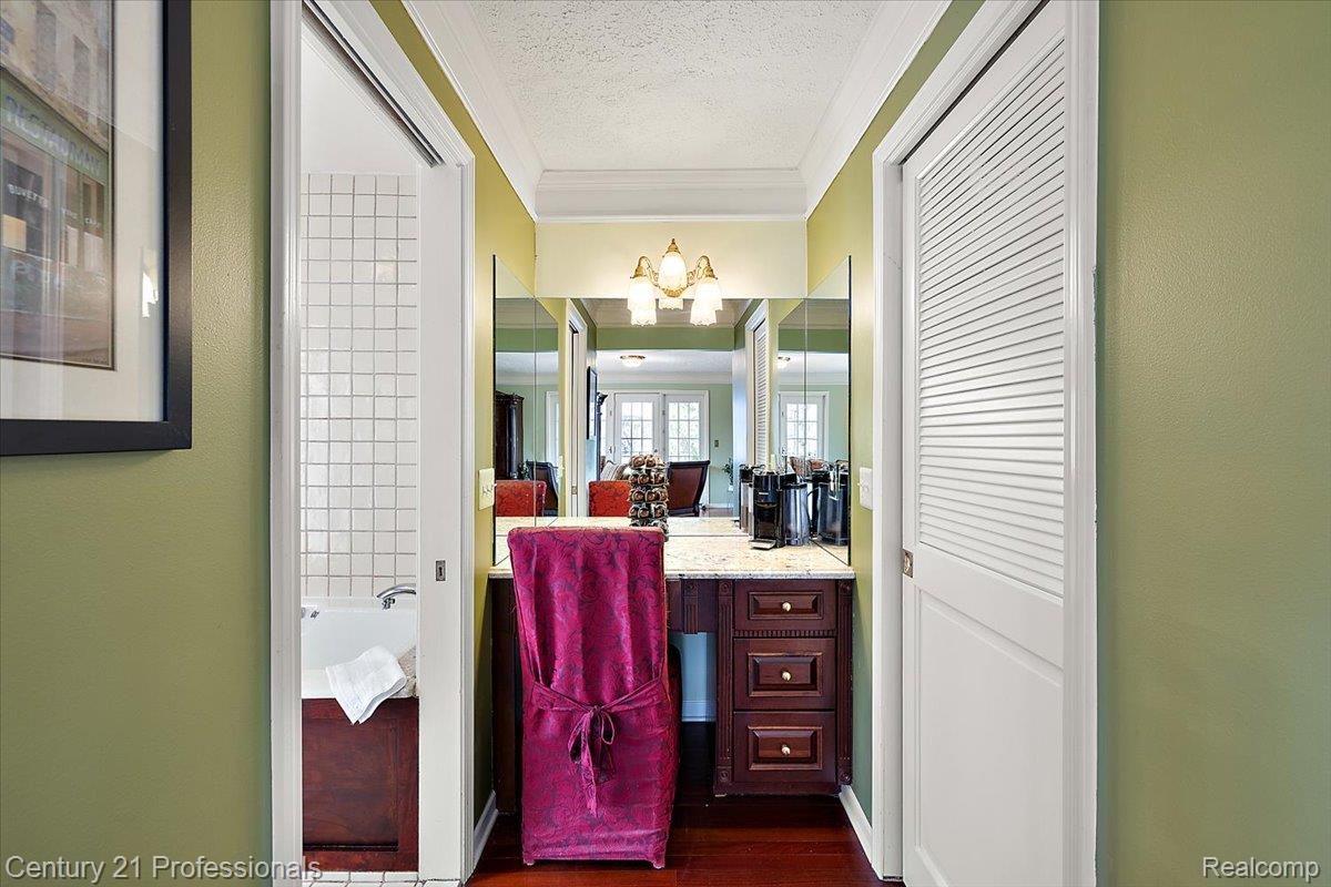 Clarkston, Michigan, 48348, United States, 3 Bedrooms Bedrooms, ,4 BathroomsBathrooms,Residential,For Sale,2036106