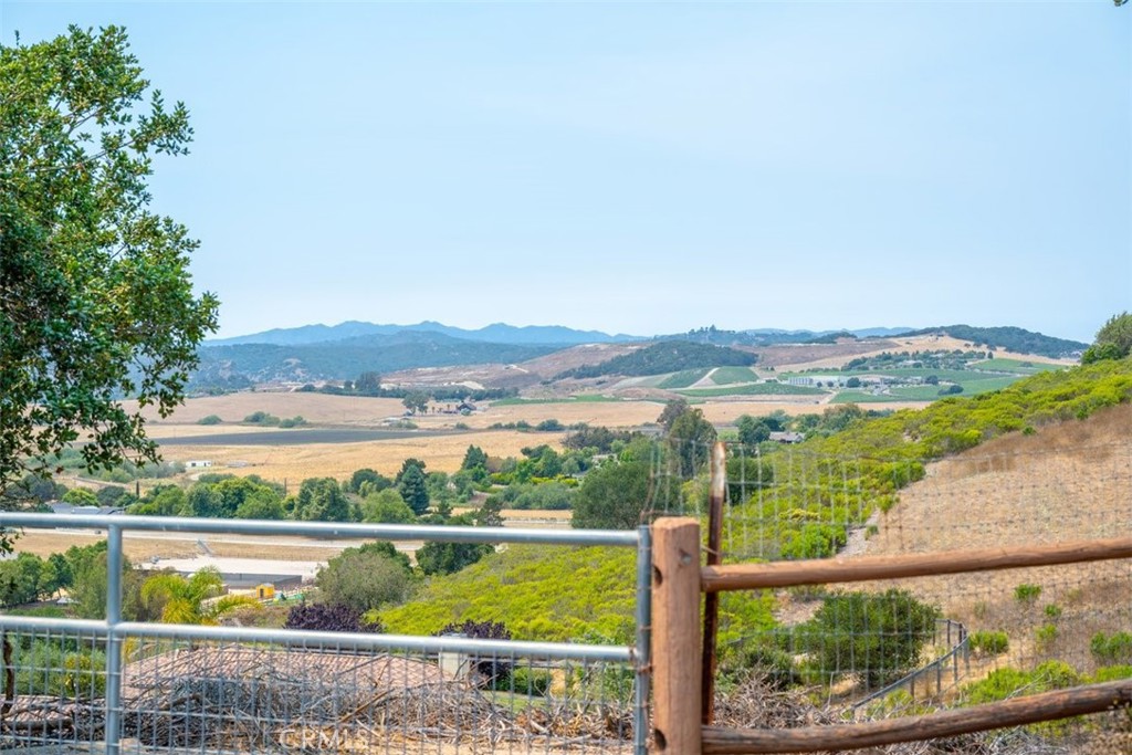 Arroyo Grande, California, 93420, United States, 5 Bedrooms Bedrooms, ,2 BathroomsBathrooms,Residential,For Sale,1982026