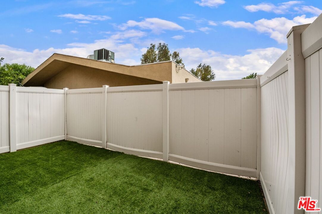 Agoura Hills, California, 91301, United States, 3 Bedrooms Bedrooms, ,3 BathroomsBathrooms,Residential,For Sale,1919478