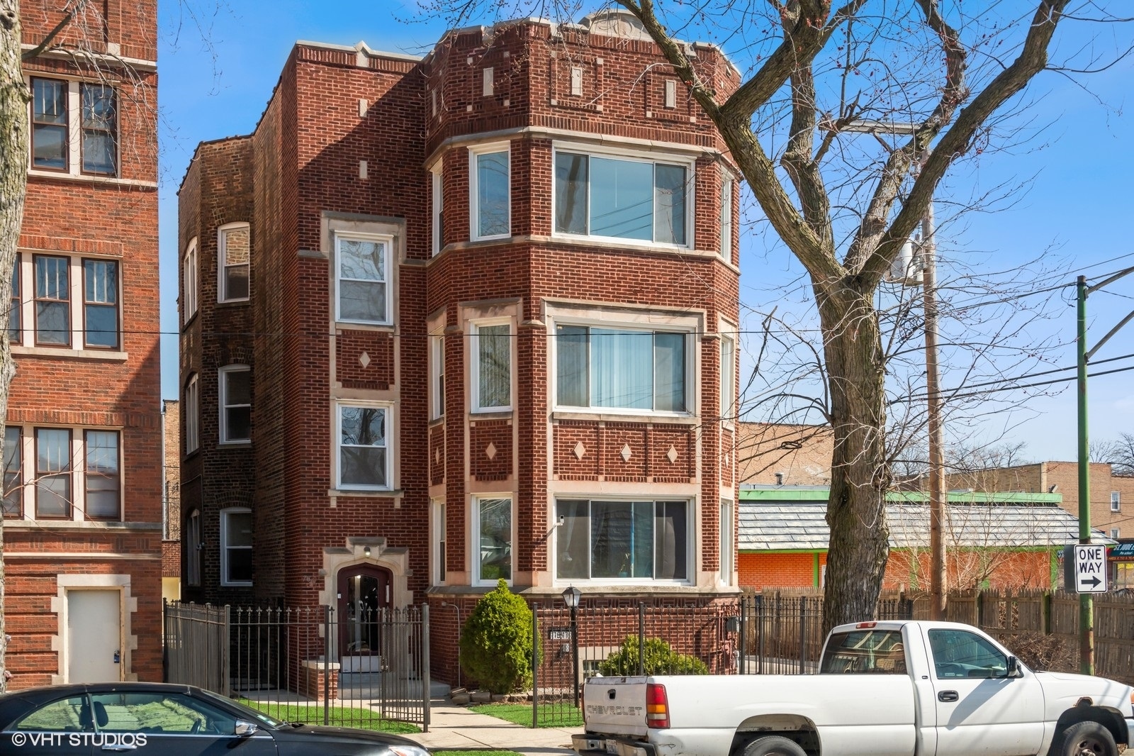 Chicago, Illinois, 60649, United States, 10 Bedrooms Bedrooms, ,Residential,For Sale,1926299
