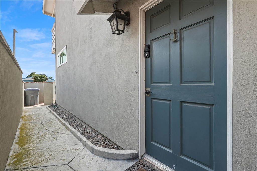 Oxnard, California, 93035, United States, 5 Bedrooms Bedrooms, ,1 BathroomBathrooms,Residential,For Sale,1847302