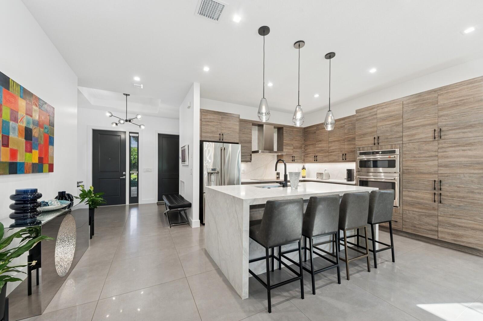West Palm Beach, Florida, 33401, United States, 3 Bedrooms Bedrooms, ,4 BathroomsBathrooms,Residential,For Sale,1745907