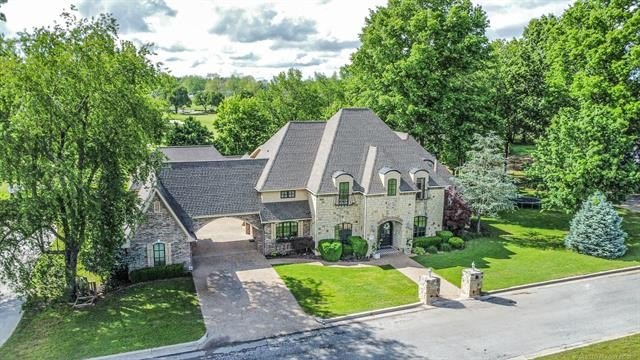 Tahlequah, Oklahoma, 74464, United States, 5 Bedrooms Bedrooms, ,5 BathroomsBathrooms,Residential,For Sale,1810638