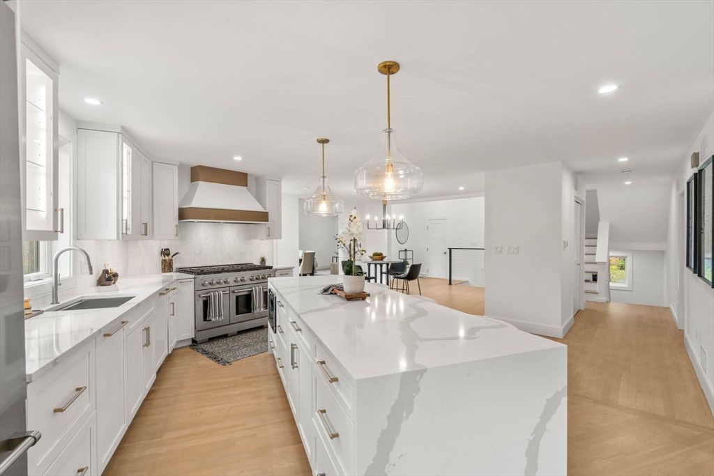 Weston, Massachusetts, 02493, United States, 4 Bedrooms Bedrooms, ,5 BathroomsBathrooms,Residential,For Sale,1989089