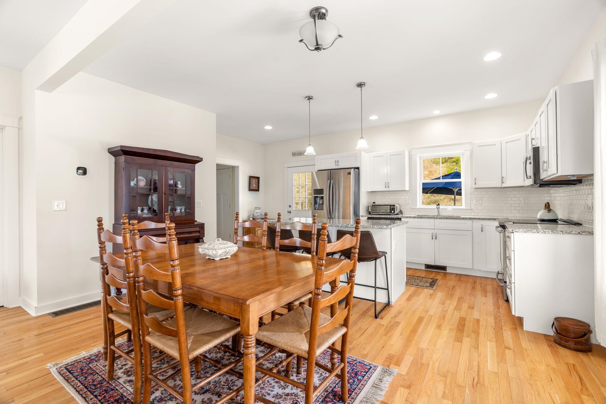 Rochester, New Hampshire, 03867, United States, 3 Bedrooms Bedrooms, ,3 BathroomsBathrooms,Residential,For Sale,1942265