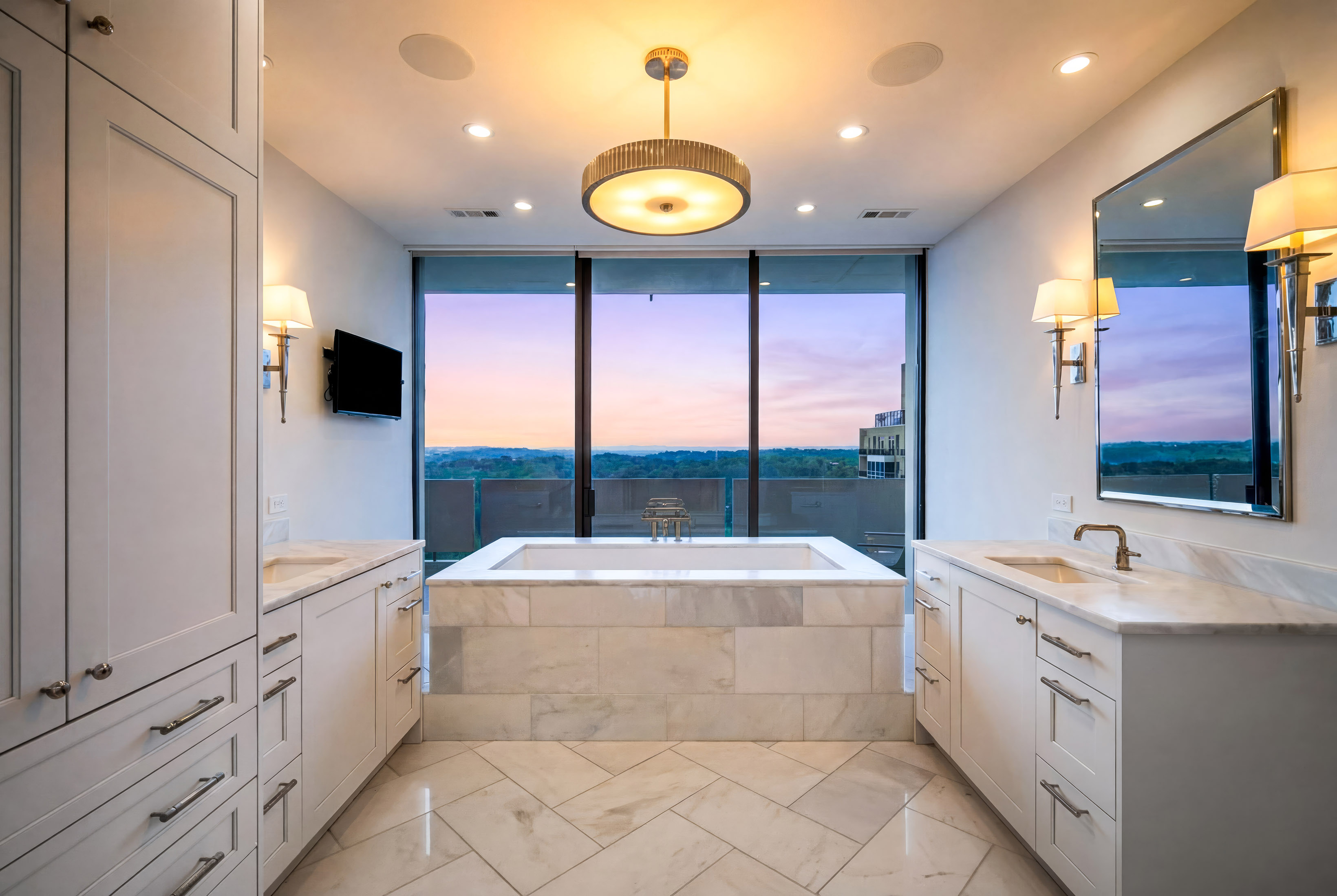  Fully Renovated Residence with Stunning Skyline Views - 物件實景