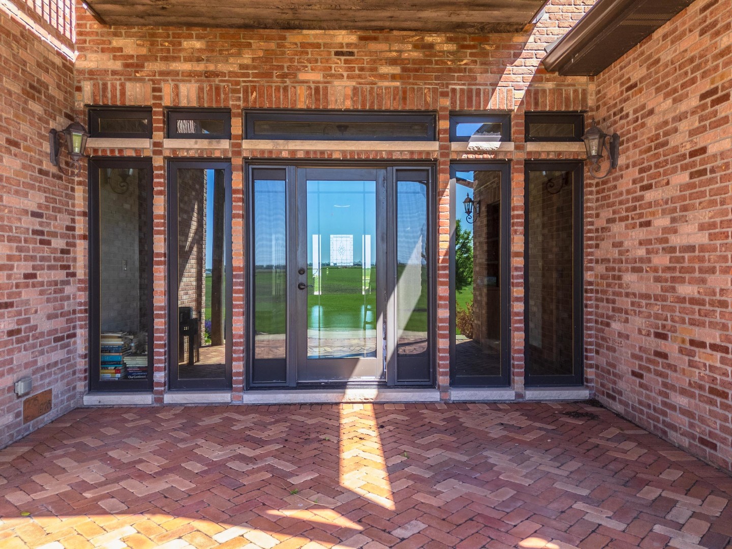 Hudson, Illinois, 61748, United States, 3 Bedrooms Bedrooms, ,5 BathroomsBathrooms,Residential,For Sale,1987913