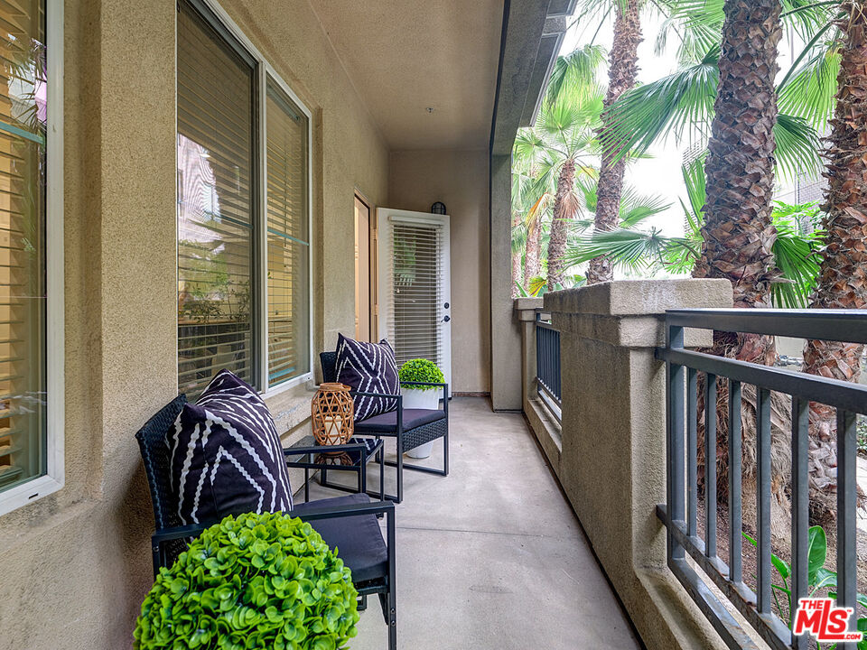 Playa Vista, California, 90094, United States, 2 Bedrooms Bedrooms, ,2 BathroomsBathrooms,Residential,For Sale,1917212