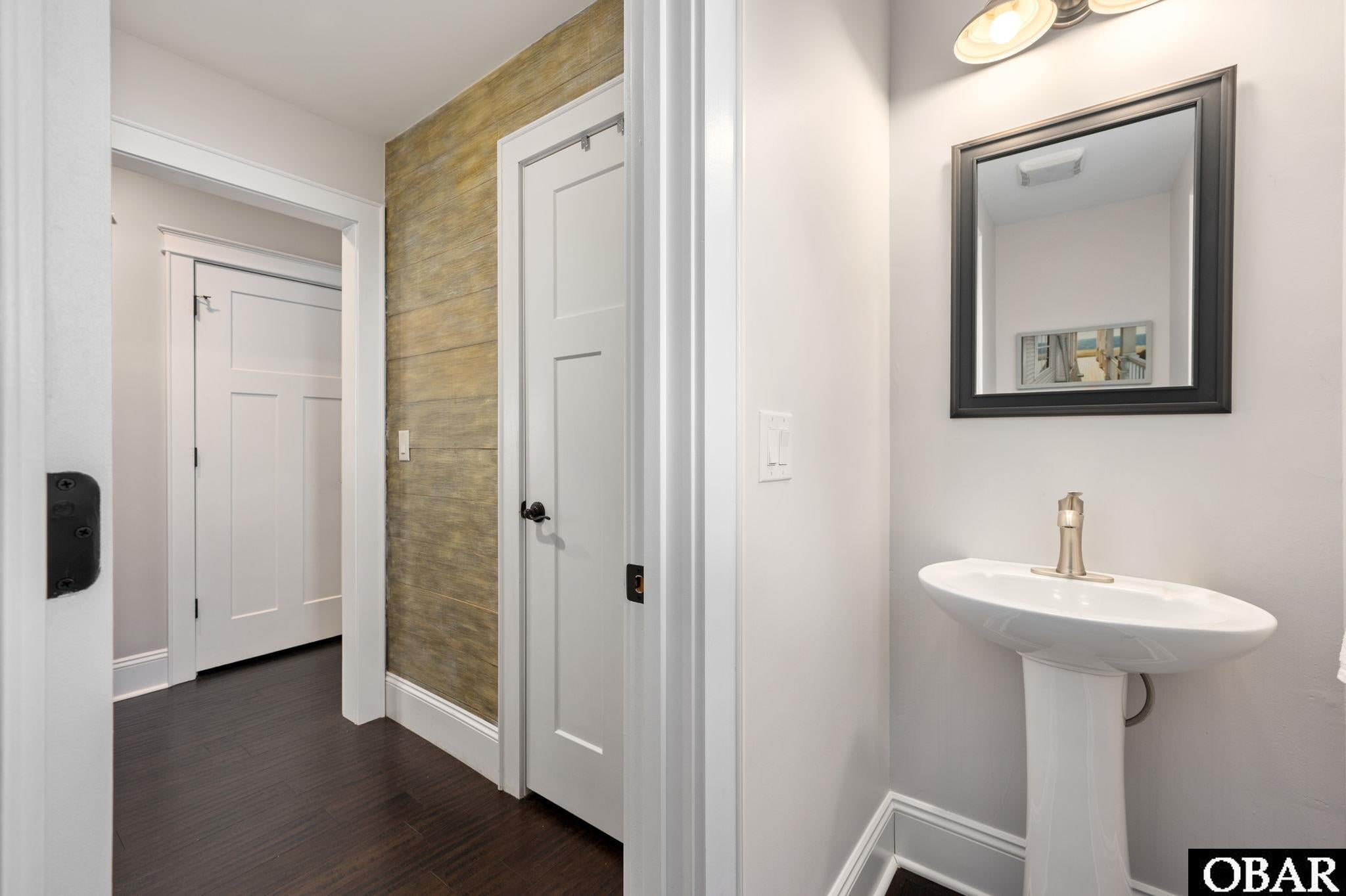 Kill Devil Hills, North Carolina, 27948, United States, 4 Bedrooms Bedrooms, ,3 BathroomsBathrooms,Residential,For Sale,1986142