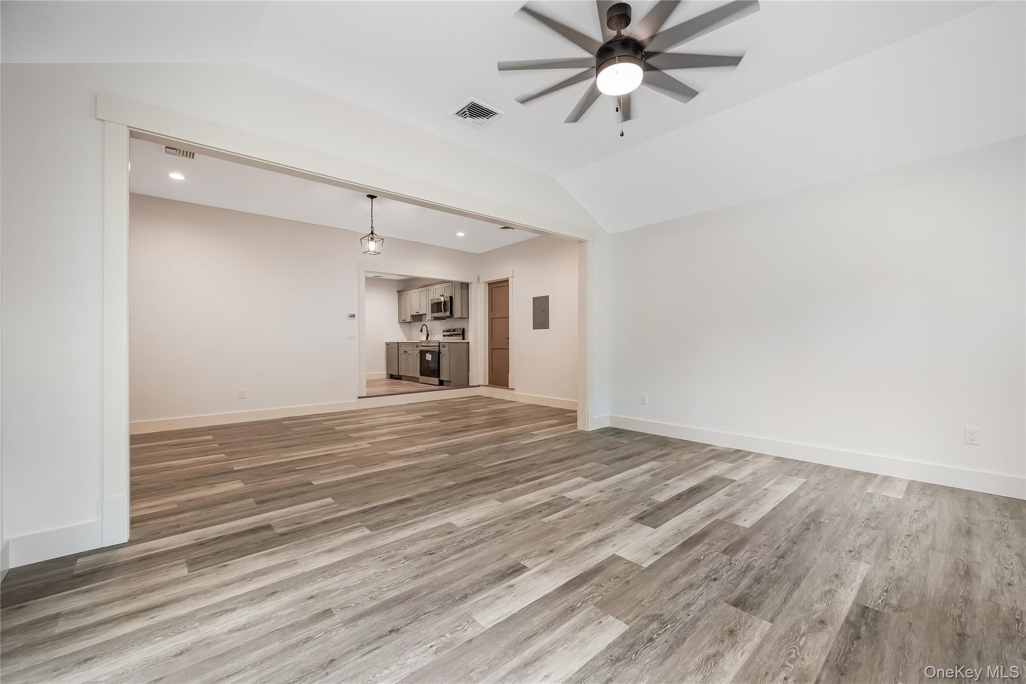 Miller Place, New York, 11764, United States, 4 Bedrooms Bedrooms, ,4 BathroomsBathrooms,Residential,For Sale,1902062