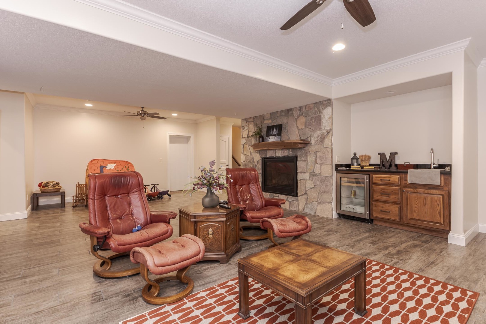 Hudson, Illinois, 61748, United States, 3 Bedrooms Bedrooms, ,5 BathroomsBathrooms,Residential,For Sale,1987913