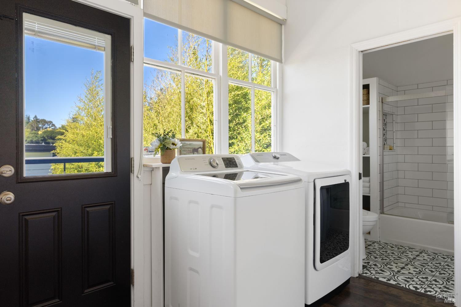 Petaluma, California, 94952, United States, 3 Bedrooms Bedrooms, ,2 BathroomsBathrooms,Residential,For Sale,1977520