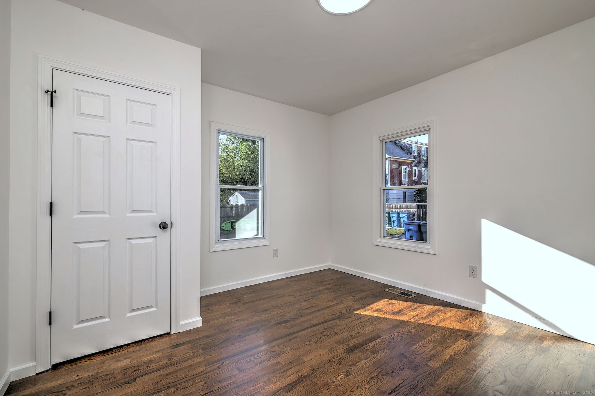 Hamden, Connecticut, 06514, United States, 8 Bedrooms Bedrooms, ,3 BathroomsBathrooms,Residential,For Sale,1940598