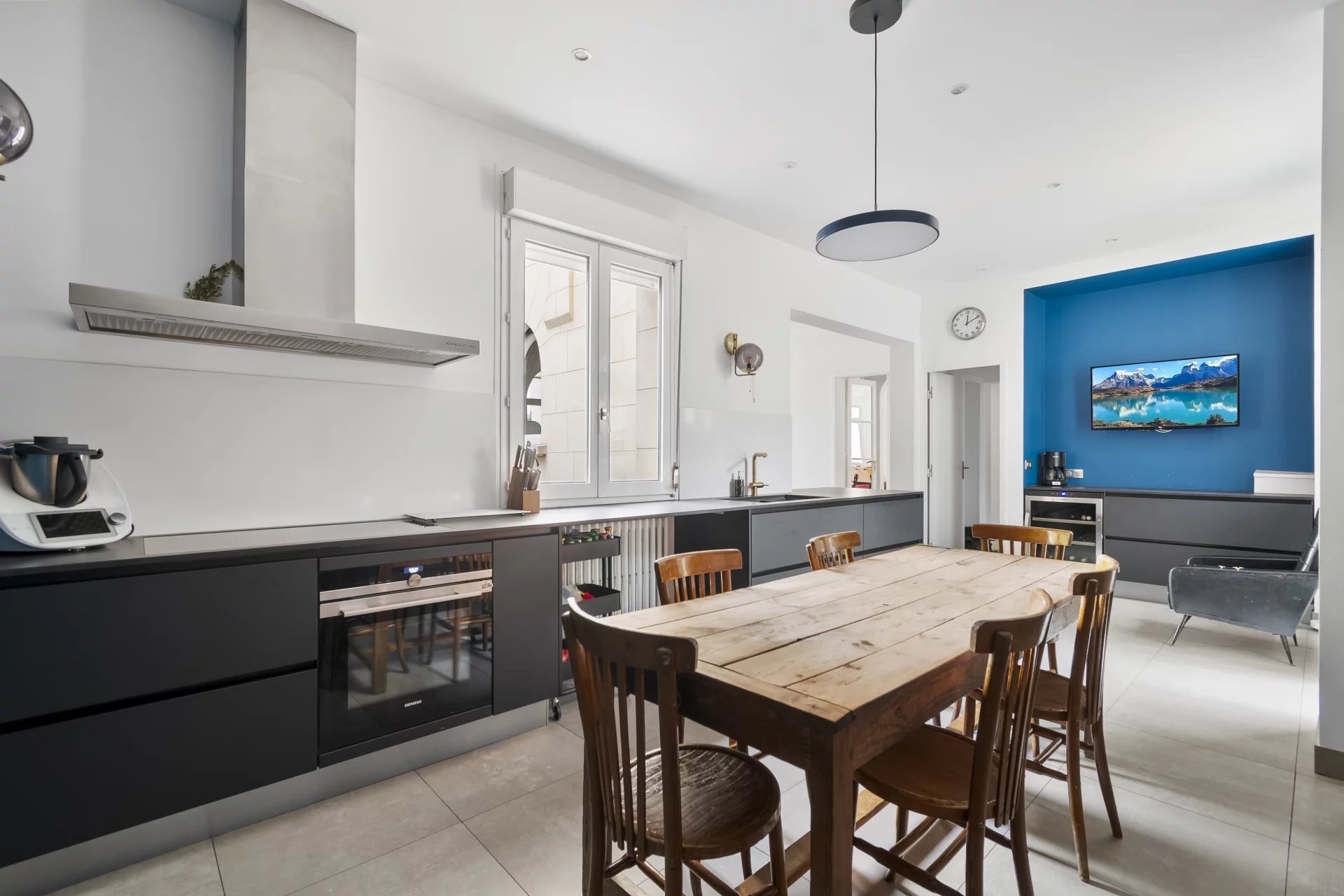 Le Pecq, Île-de-France, 78230, FR, 9 Bedrooms Bedrooms, ,9 BathroomsBathrooms,Residential,For Sale,1994371