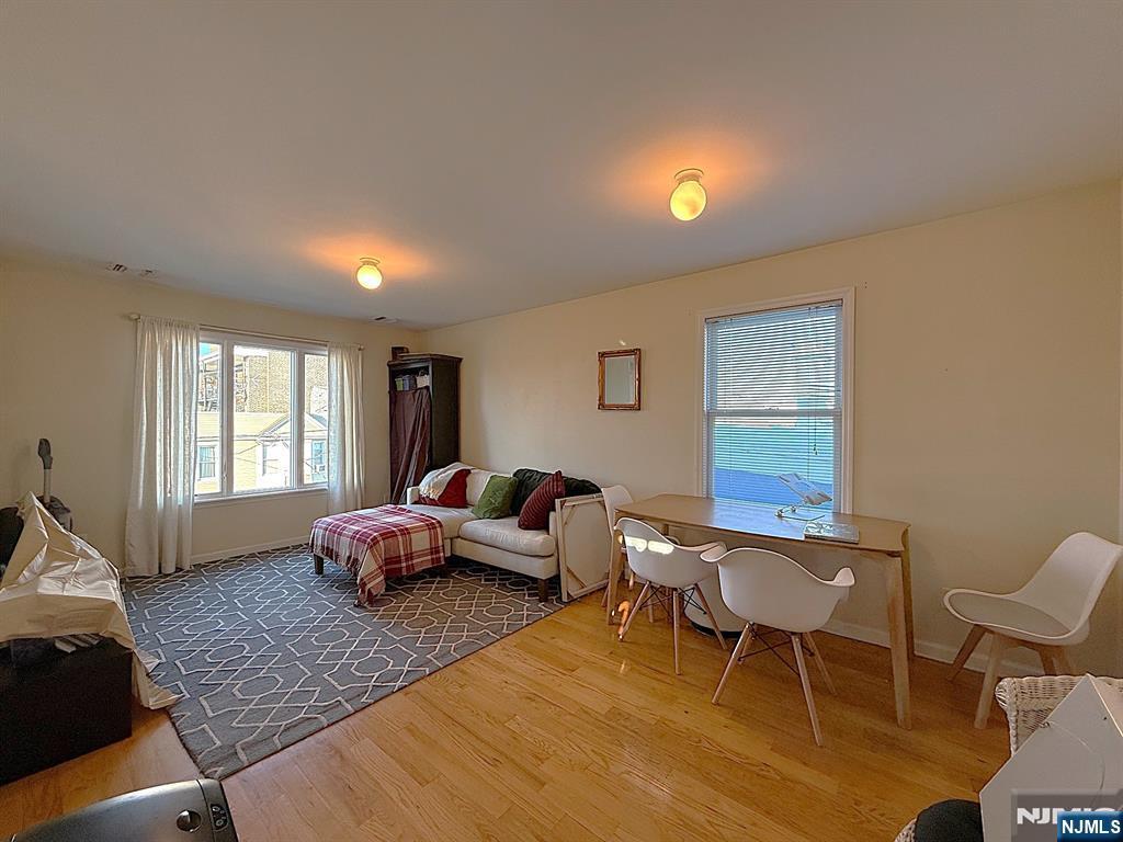 Harrison, New Jersey, 07029, United States, 5 Bedrooms Bedrooms, ,5 BathroomsBathrooms,Residential,For Sale,1985698