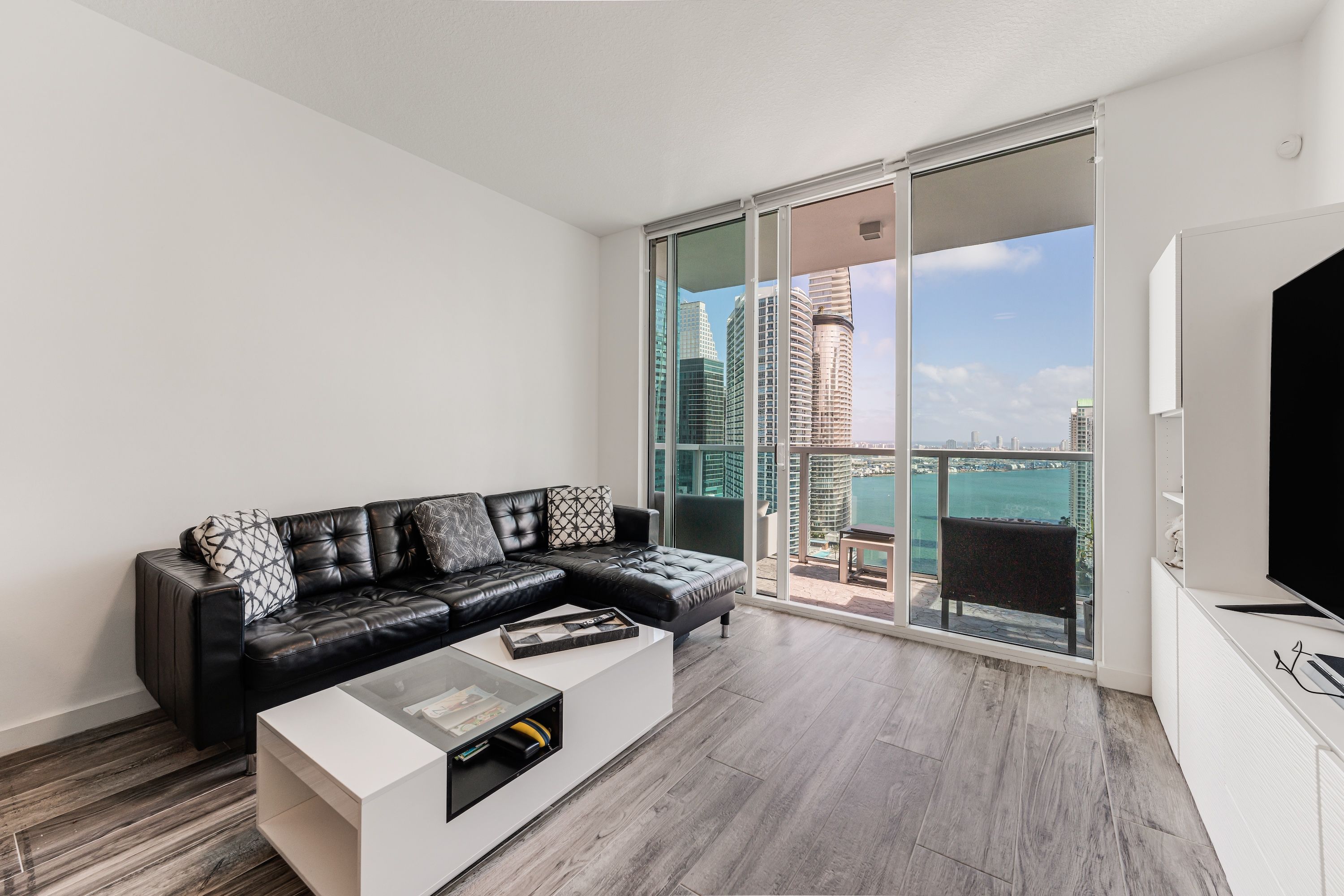  31 SE 5th St, Miami, FL, 33131 - 物件實景