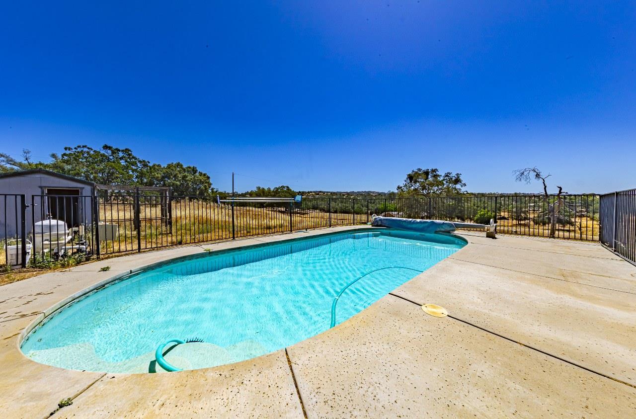 Raymond, California, 93653, United States, 4 Bedrooms Bedrooms, ,3 BathroomsBathrooms,Residential,For Sale,1976081