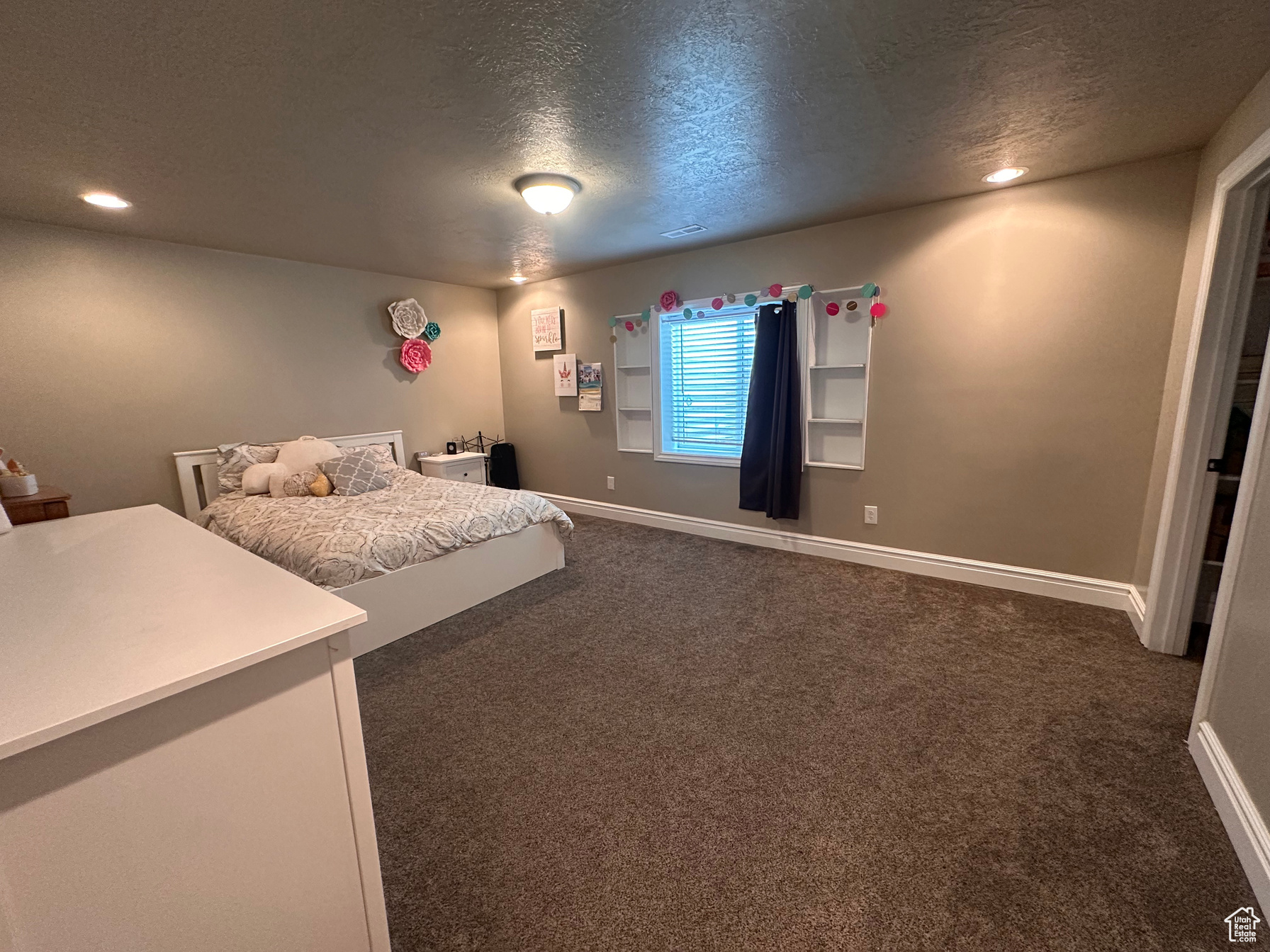 Roosevelt, Utah, 84066, United States, 6 Bedrooms Bedrooms, ,3 BathroomsBathrooms,Residential,For Sale,1976583